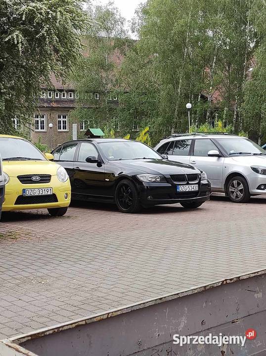 BMW E90 20 benzyna Sieniawka