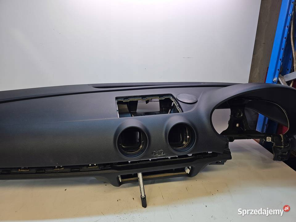 DESKA KOKPIT KONSOLA AUDI A3 8V 8V2858041 osobowe śląskie Przystajń