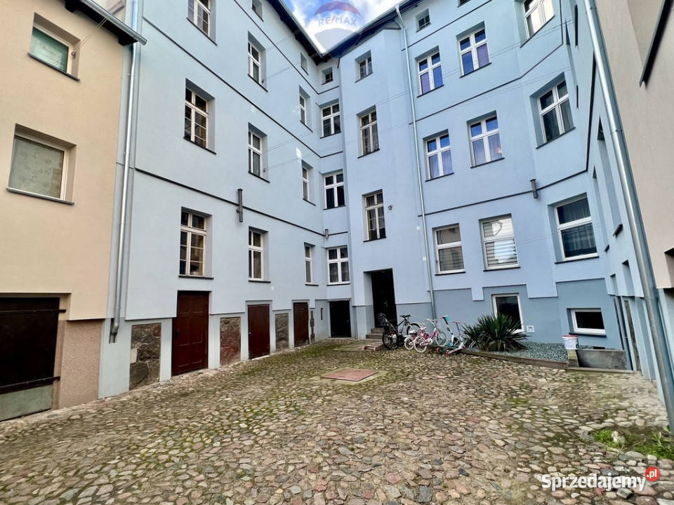 Kawalerka w centrum Gniezna wysokie sufity Nieruchomości sprzedam