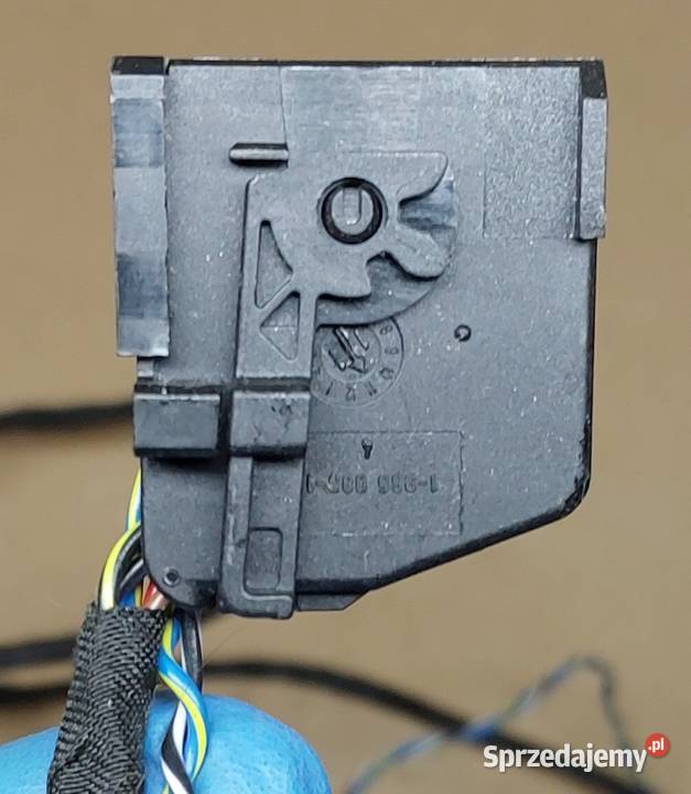 WIĄZKA ELEKTRYCZNA VW AUDI 8E0972763 AMP 9296502 Mielęcin
