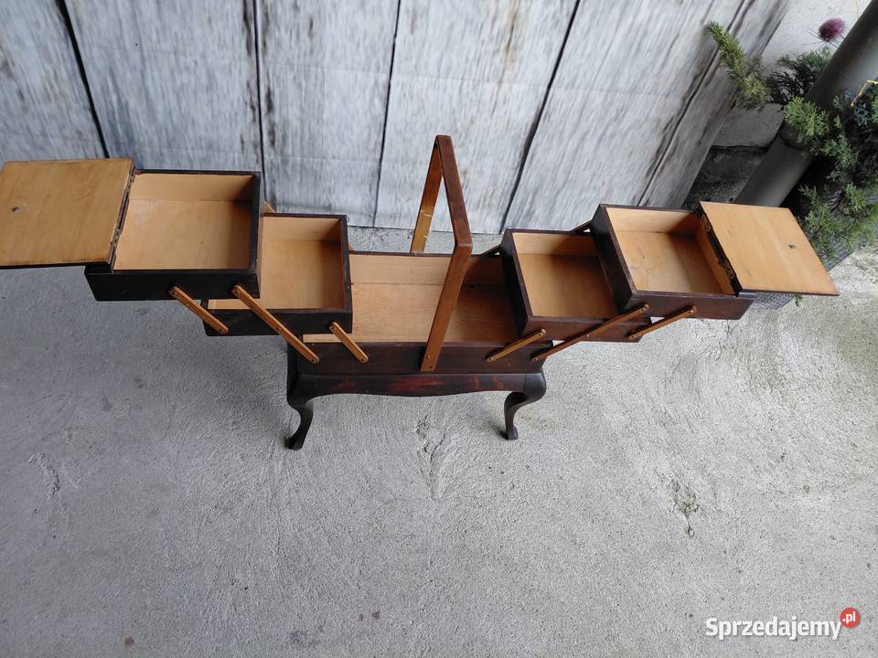 niciak na giętych nogach Stolik Ludwik 257 Byczyna