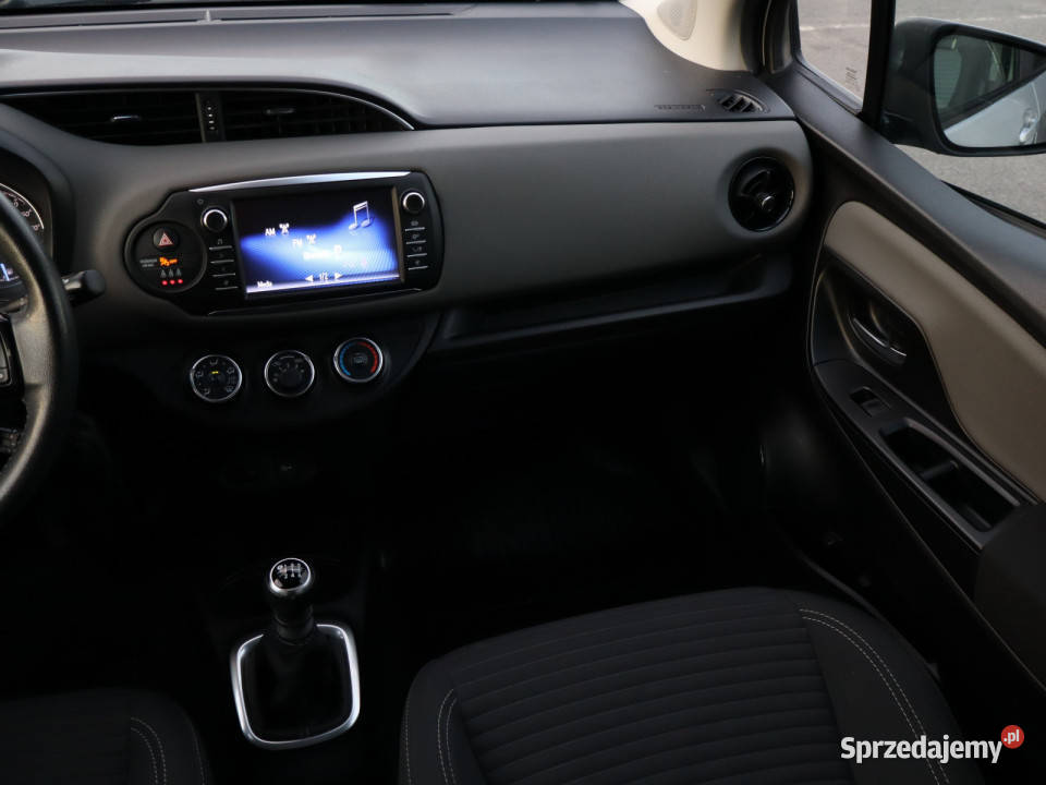 Toyota Yaris 15 Dual VVTi przyciemniane szyby