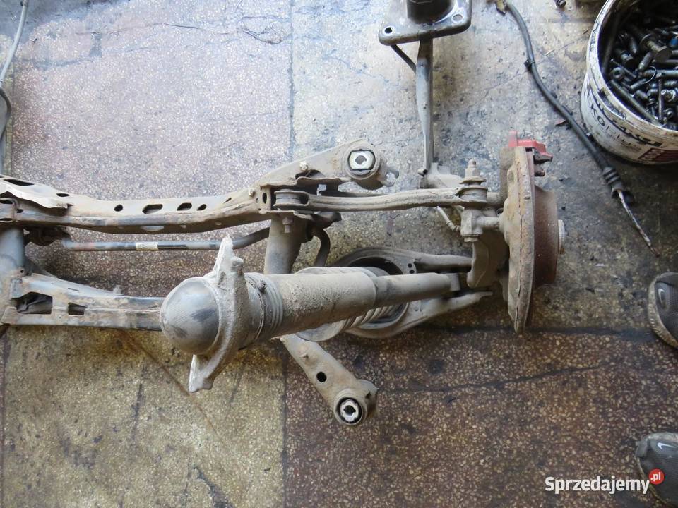 BELKA ZAWIESZENIA OŚ TYŁ SEDAN PASSAT B8 osobowe