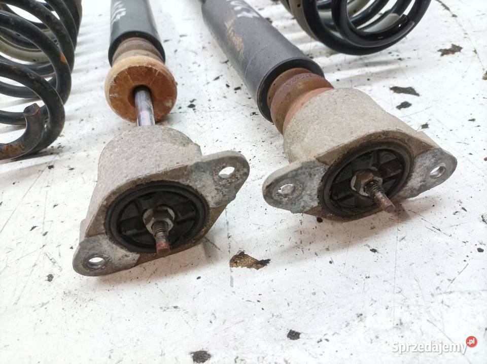 AMORTYZATOR PRAWY LEWY TYŁ SPRĘŻYNY KPL Ford Rok produkcji 2019 Amortyzatory sprzedam