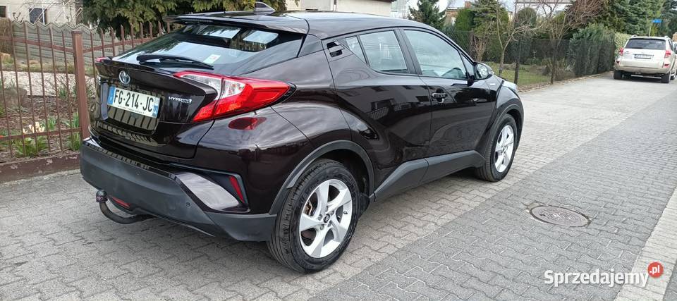 Toyota CHR hybryda oszczędność