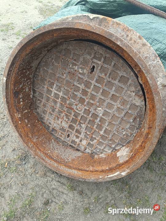 Studzienka żeliwna drogowa Chodów