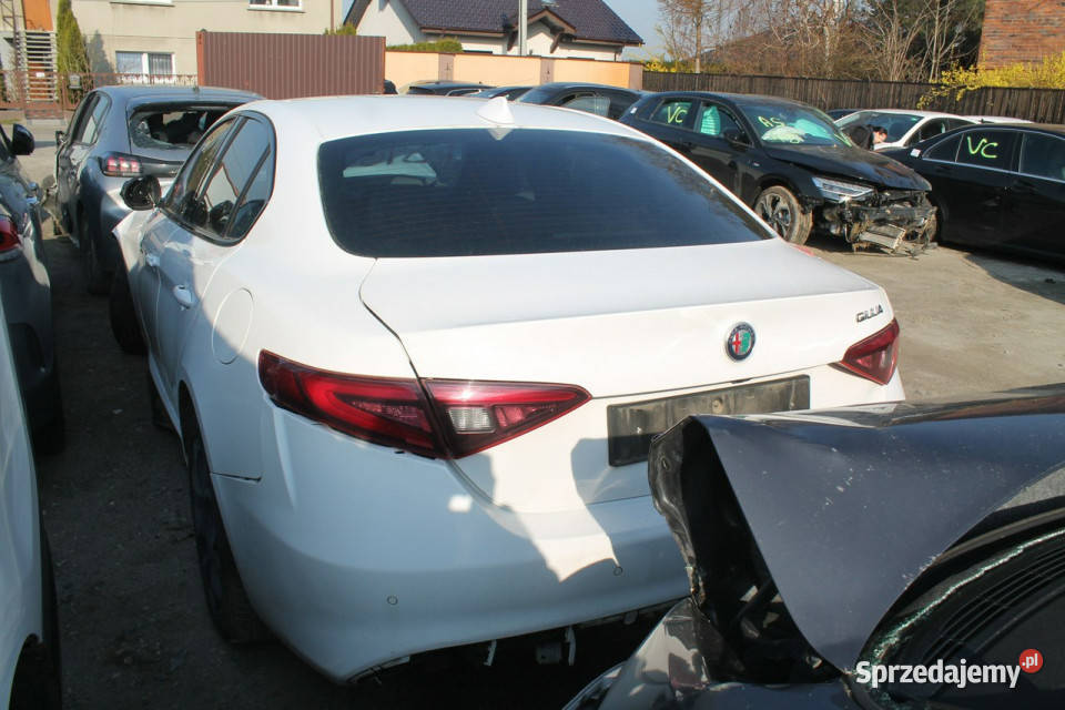 Alfa Romeo Giulia uszkodzony Giulia Ostrów Wielkopolski