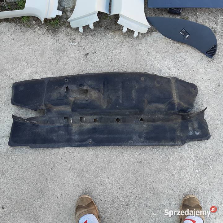 VW Touran III plastik 5T 2016 słupek osłona Dębno