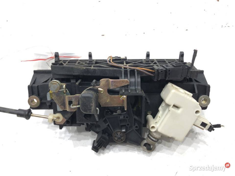 KLAMKA KLAPY TYŁ AUDI A6 C5 8D9827565H osobowe