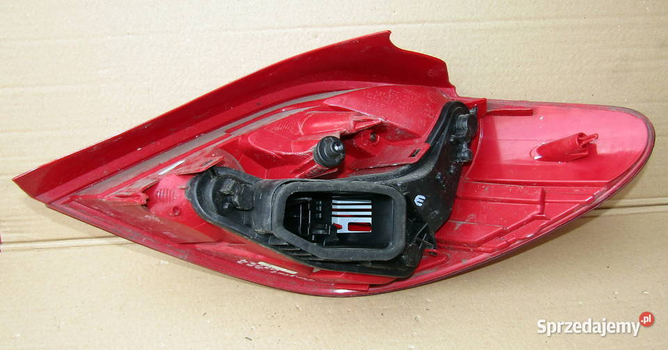 LAMPA TYLNA LEWAPRAWA PEUGEOT 207 Mysłaków