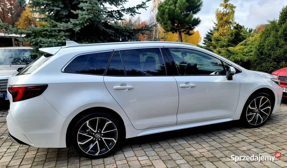 Toytota Corrolla 20 Hybrid 196 Kombi Corolla Skała sprzedam