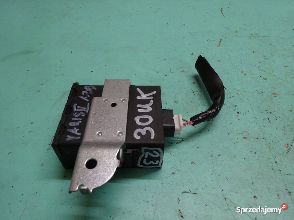 TOYOTA YARIS II LIFT 09r moduł sterujący świętokrzyskie