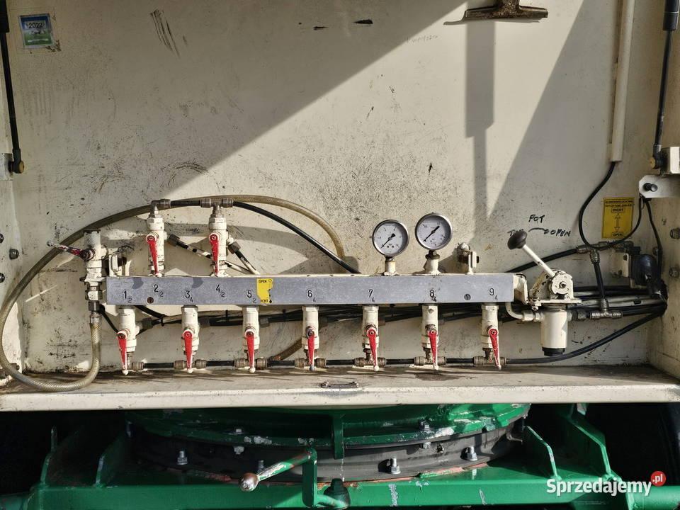 Naczepa Welgro do paszy komorowa