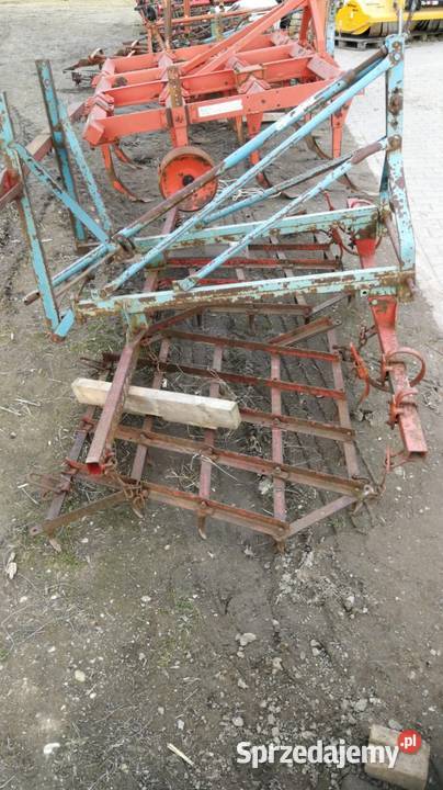 Agregat uprawowy uszkodzony