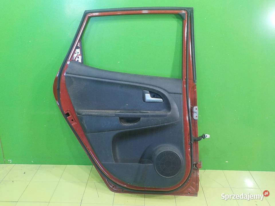 KIA VENGA 14 CRDI 14r 5D drzwi lewe tyl osobowe Suków