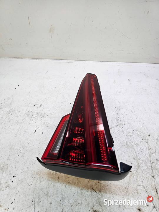 LAMPA PRAWY TYŁ W KLAPĘ LED MATRIX AUDI A4 B9 Przystajń