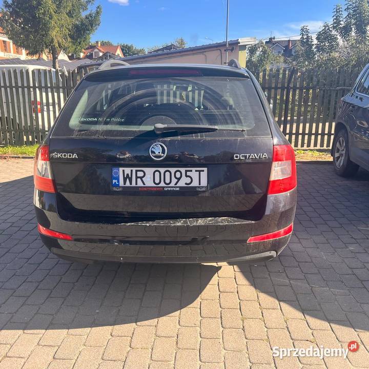 Syndyk sprzeda samochód Skoda Octavia nieuszkodzony Octavia Warszawa