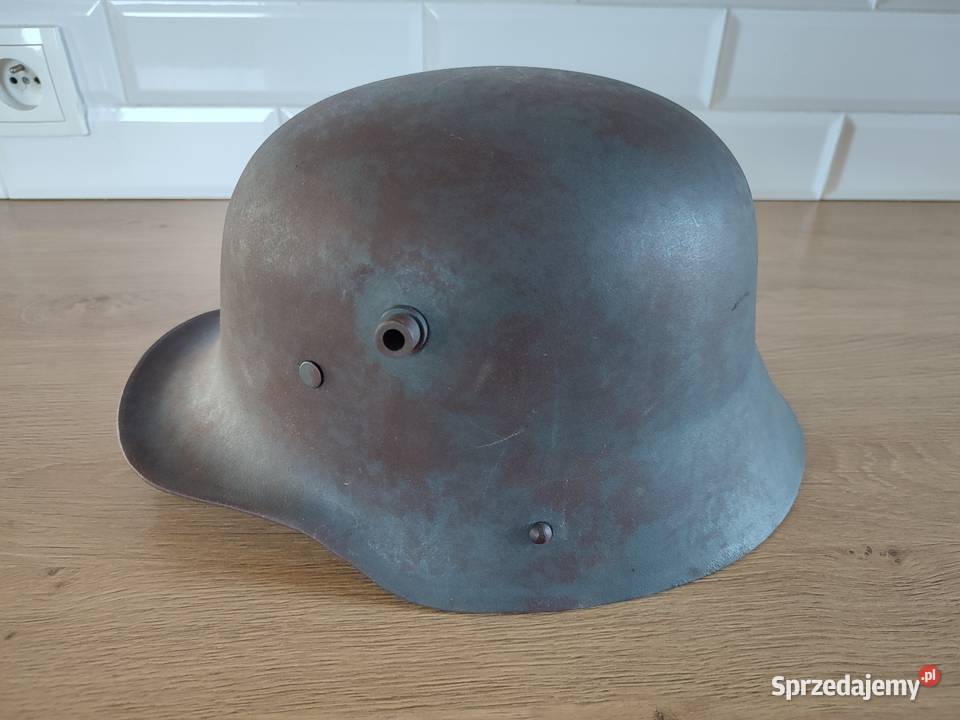 Hełm niemiecki M 16 z fasunkiem Łódź