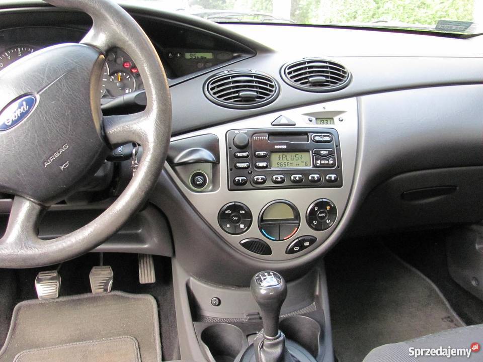 Ford Focus 2003 hatchback neptune green pierwszy bezwypadkowy Dawidy Bankowe