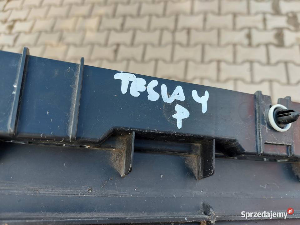 TESLA MODEL Y 2022r LISTWA NAKŁADKA PROGU PRAWA