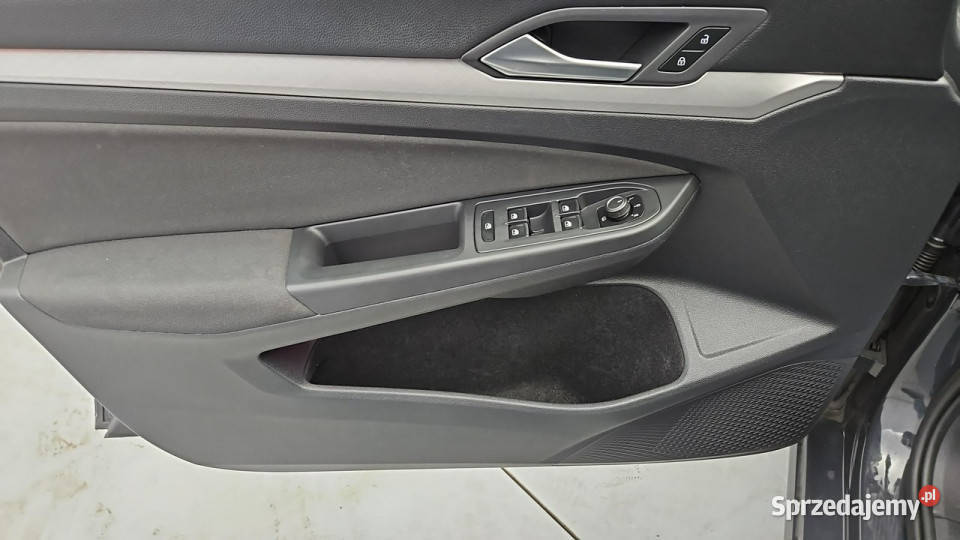 Volkswagen Golf VIII 20 TDI Life Z Polskiego manualna Samochody osobowe mazowieckie