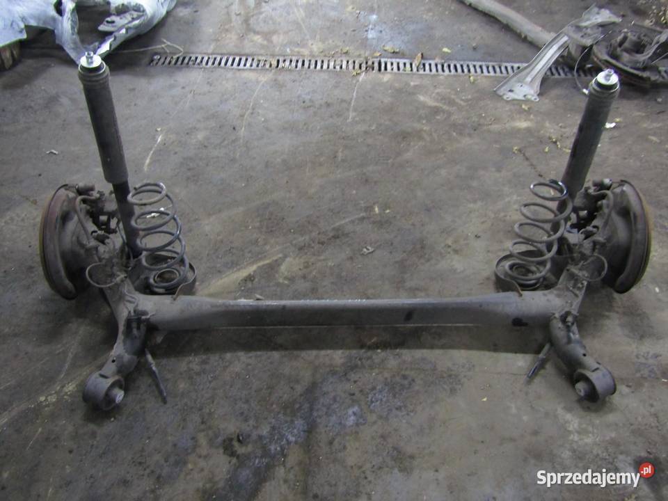 BELKA OŚ ZAWIESZENIA TYŁ TYLNA 13 VVTi TOYOTA