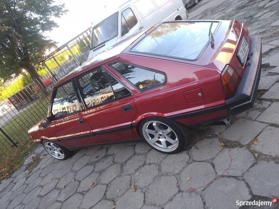 Polonez Caro przejściówka 16 GLE Samochody osobowe