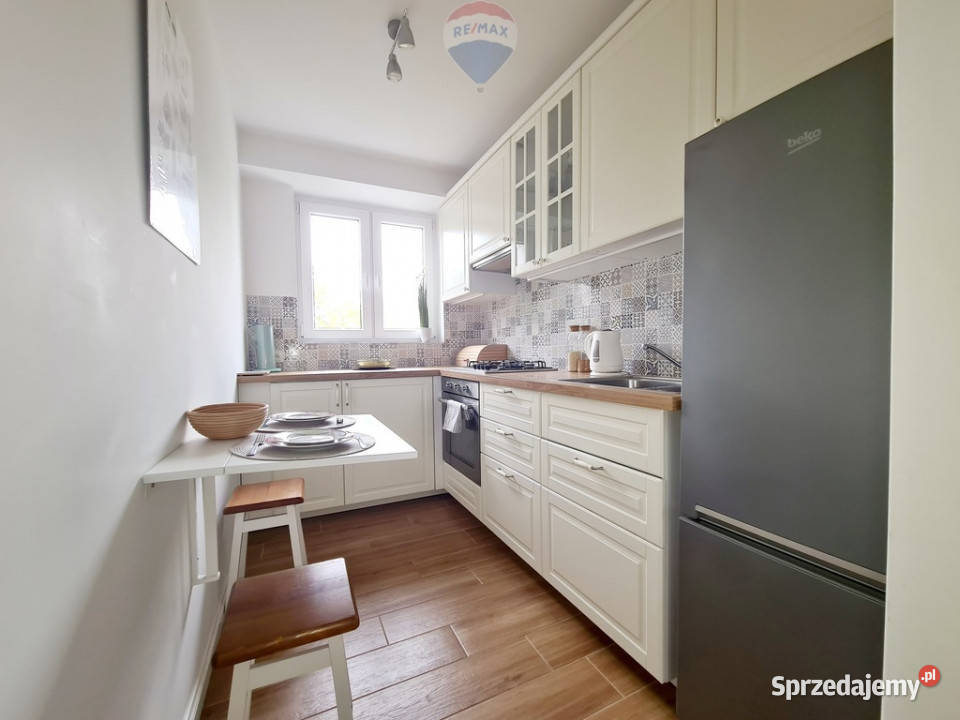 3 pokoje64 m2 Batuty metrobalkongotowe piwnica