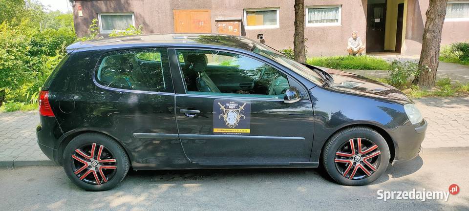 Volkswagen Golf 5 2005 r 14 benzyna Rok produkcji 2005 Świętochłowice