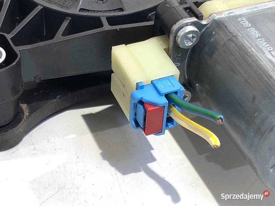 PODNOŚNIK SZYBY LEWY PRZÓD AUDI A5 F5 8W8837461A osobowe sprzedam