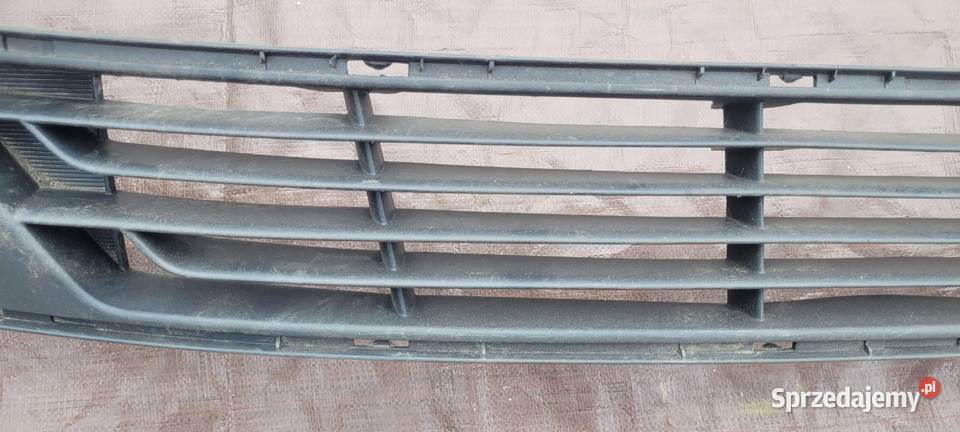 KIA VENGA KRATKA ŚRODKOWA ZDERZAKA 865611P000 osobowe Ruda Śląska