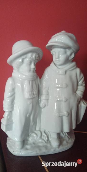 Figurka pary Ona z torebeczką On z parasolem