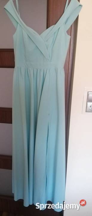 Piękna długa suknia na ramiączkach
