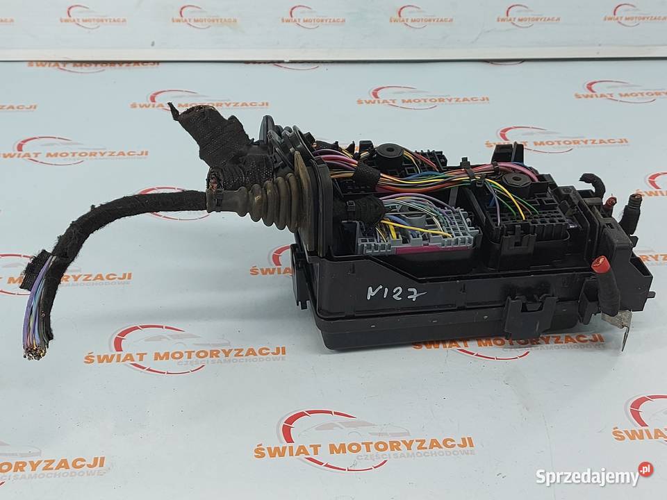 OPEL ASTRA K 16 CDTI 18r skrzynka bezpieczników osobowe Skrzynki bezpieczników świętokrzyskie