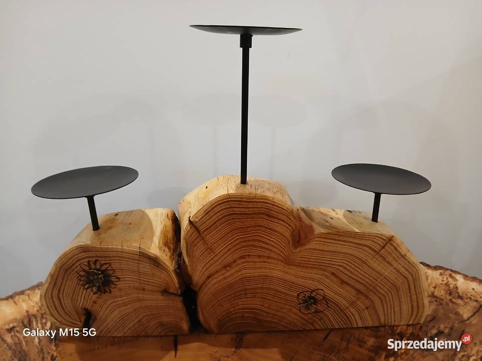 Świecznik z plastra akacji z sową