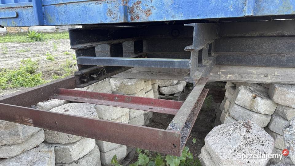 Przyczepa ciężarowa nieuszkodzony Przyczepy rolnicze Garbów