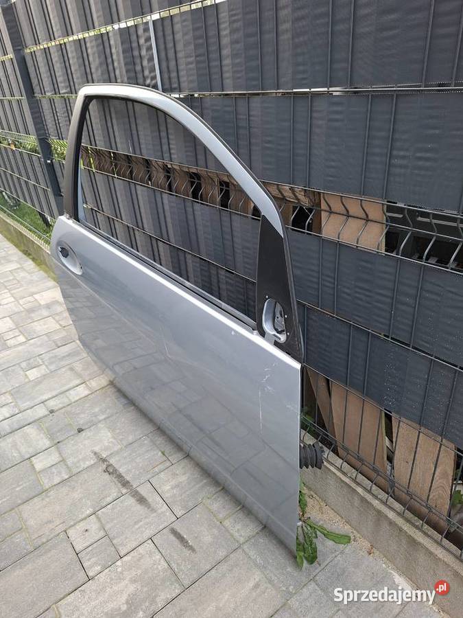 Przednie prawe drzwii do mercedesa w169 łódzkie Starowa Góra sprzedam