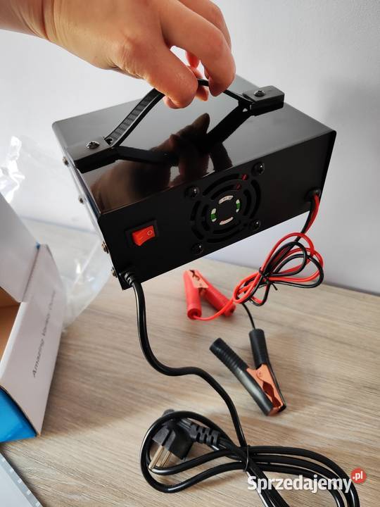 Inteligentny Prostownik AUTOUTLET 6V24V LCD NOWY Człuchów