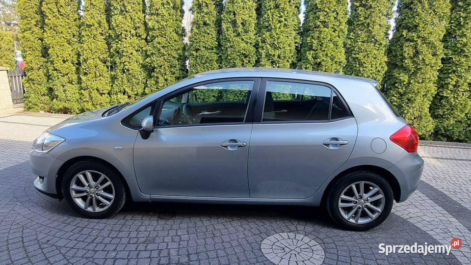Toyota Auris LIFT 16 132 6 Bieg Climatron autoalarm Płońsk sprzedam