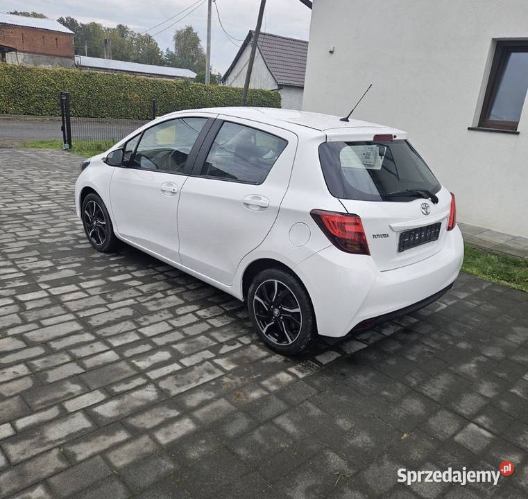 Toyota Yaris 13 Benzyna Kamera Navigacja aluminiowe felgi