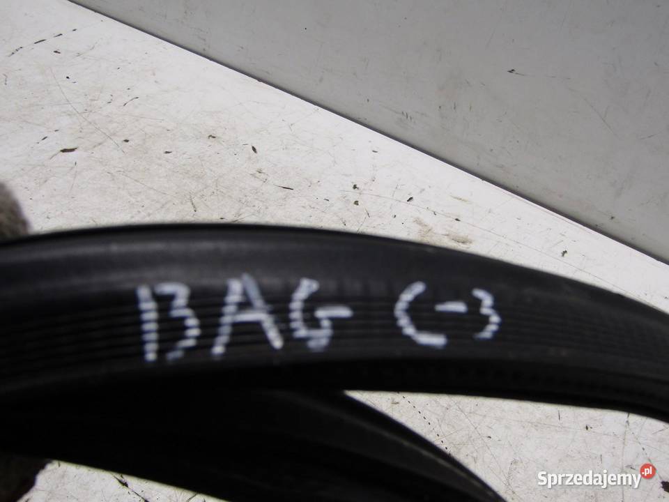 USZCZELKA KAROSERYJNA BAGAŻNIKA TYLNA TYŁ sprzedam