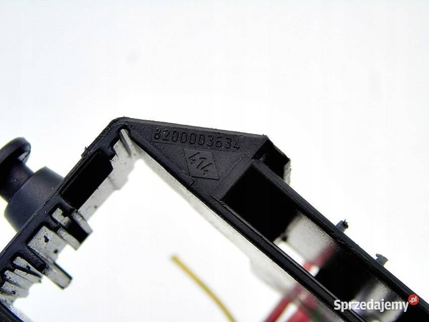 SKRZYNKA BEZPIECZNIKÓW LAGUNA II KOMBI osobowe Pozostałe śląskie Sosnowiec