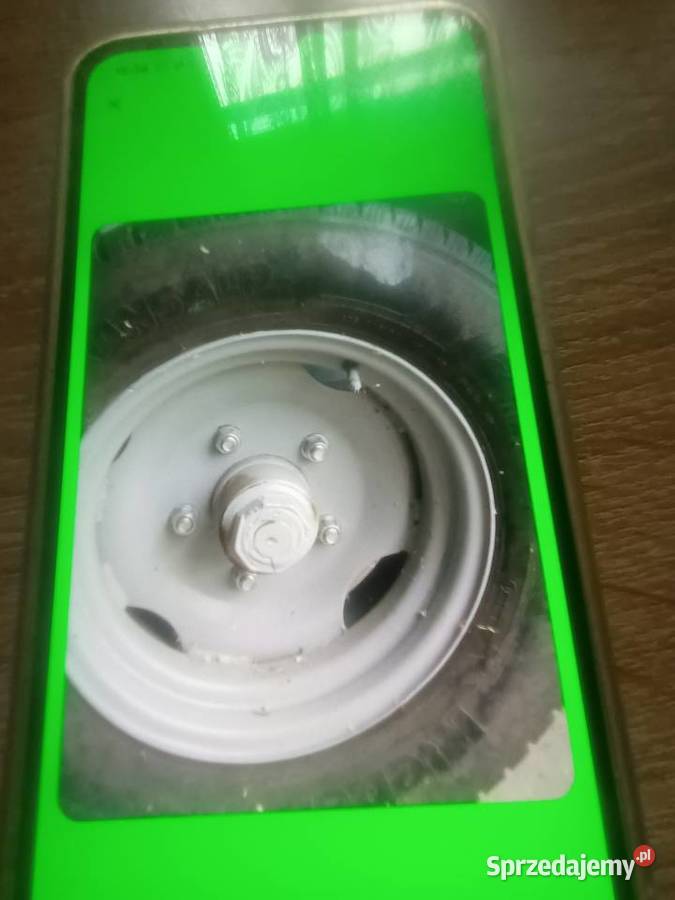 Wóz ciagnikowy nieuszkodzony Krzeszów