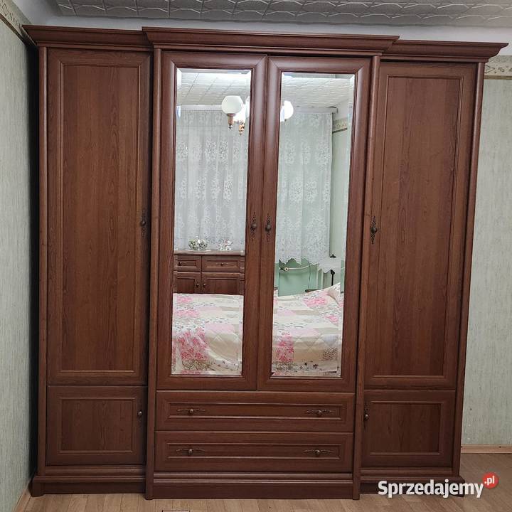 irmy Black Red White z lustrami i szufladami w Ostrowiec Świętokrzyski