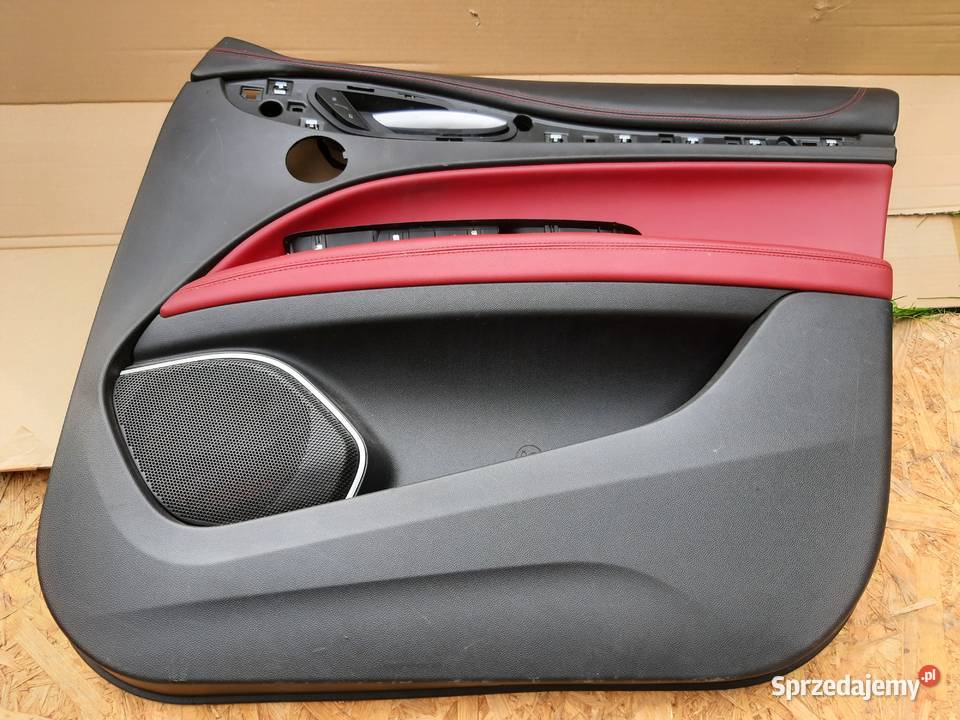 Alfa Romeo Stelvio tapicerka boczek prawy przód Strzyżewice sprzedam