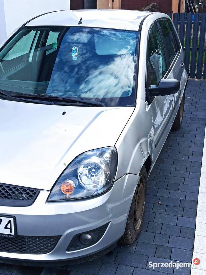Ford Fiesta 2006r szary 5 drzwi benzyna