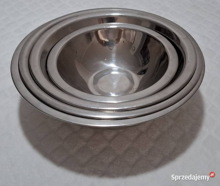 Zestaw czterech metalowych misek 1623 47 4 Czeladź