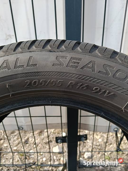 Dwie opony kormoran wielosezonowe 205 55r16 25 nieuszkodzony Białystok