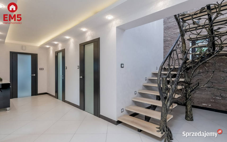 sprzedaży domu wolnostojącego 390m2 Nowodworce Sprzedaż