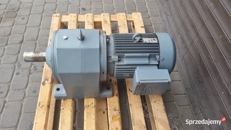 Silnik z przekładnia 206obr 75kW Karsin